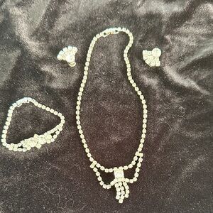 Elegant Silver Jewelry Set